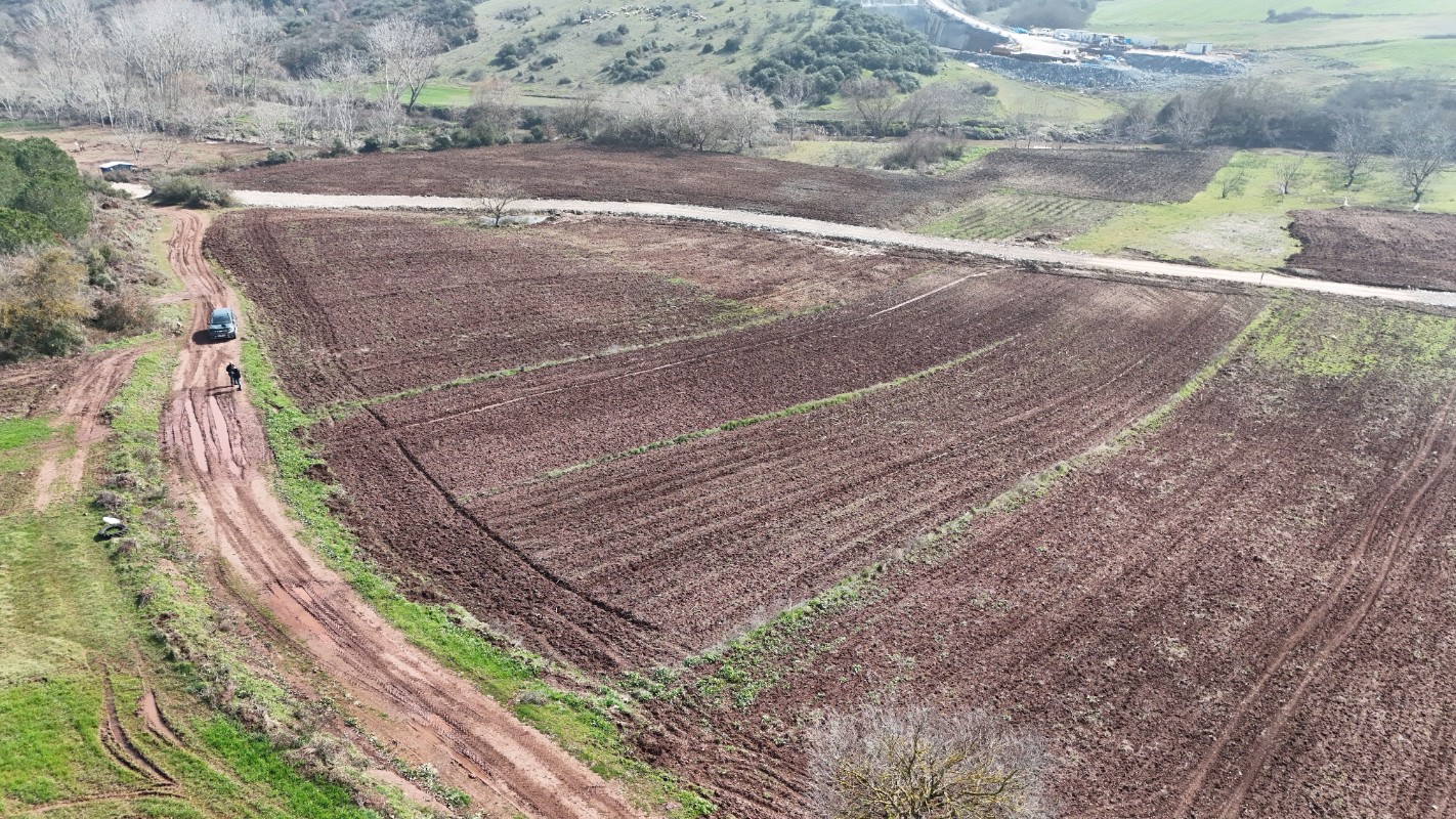 BURSA MUDANYA YÖRÜKYENİCESİ'NDE SATILIK KÖYE YAKIN KÖŞE PARSEL