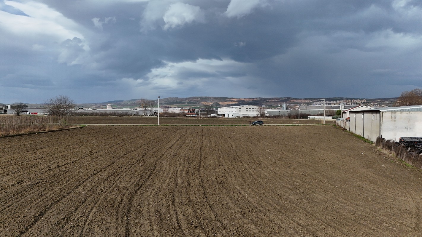 BURSA İNEGÖL YENİCE SANAYİ İÇİNDE ANKARA ASFALTINA 300 METRE