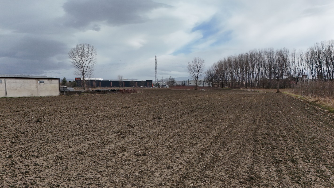 BURSA İNEGÖL YENİCE SANAYİ İÇİNDE ANKARA ASFALTINA 300 METRE
