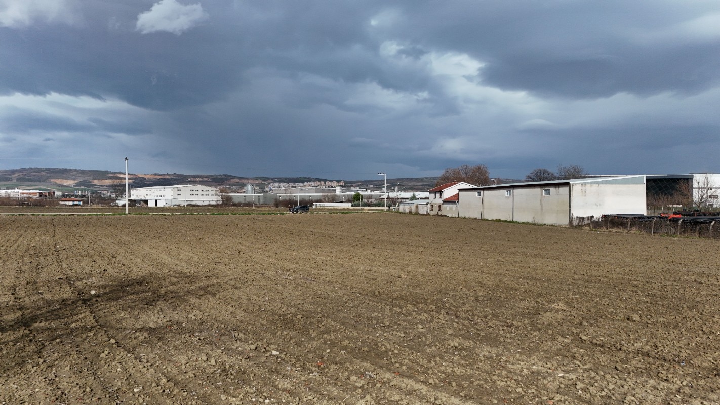 BURSA İNEGÖL YENİCE SANAYİ İÇİNDE ANKARA ASFALTINA 300 METRE