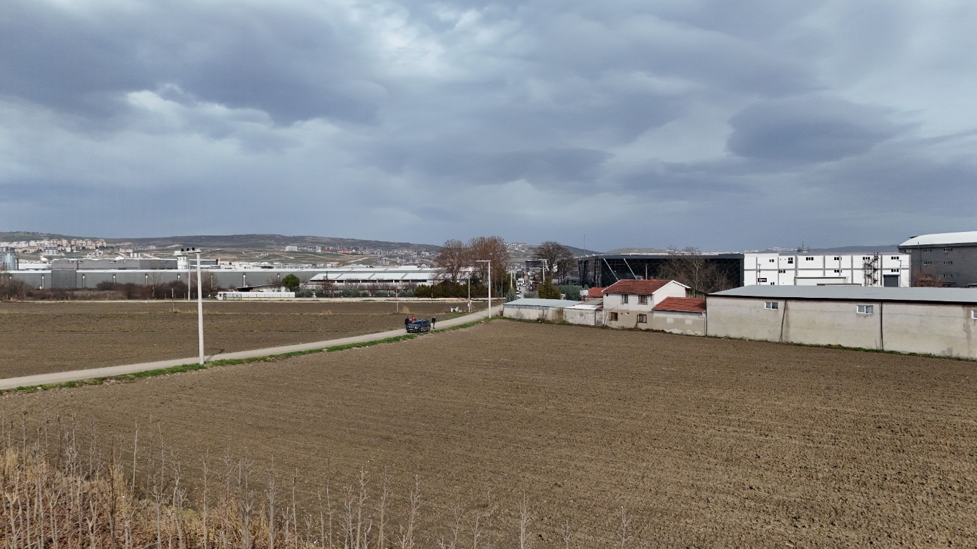 BURSA İNEGÖL YENİCE SANAYİ İÇİNDE ANKARA ASFALTINA 300 METRE