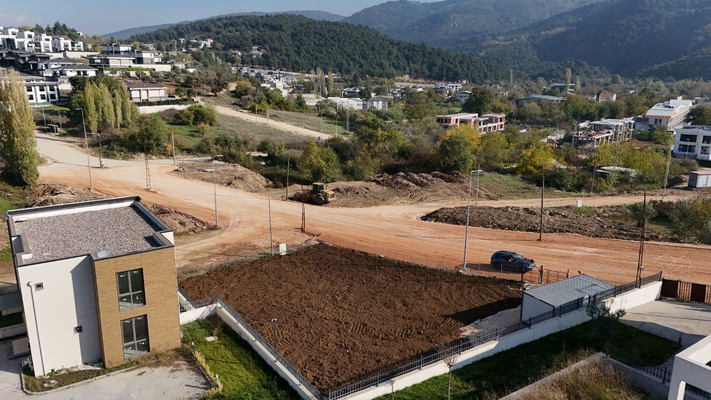 BURSA GÜMÜŞTEPE 20'LİK YOLA CEPHE KÖŞE PARSEL TİCARİ KONUT