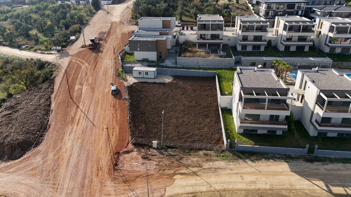 BURSA GÜMÜŞTEPE 20'LİK YOLA CEPHE KÖŞE PARSEL TİCARİ KONUT