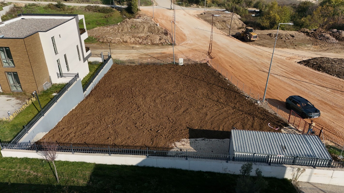 BURSA GÜMÜŞTEPE 20'LİK YOLA CEPHE KÖŞE PARSEL TİCARİ KONUT