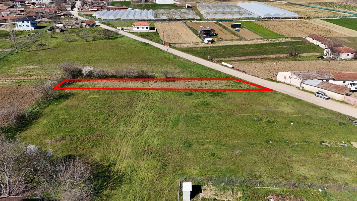 Bursa Yenişehirde 1.071 m² Yola Cepheli Arsa