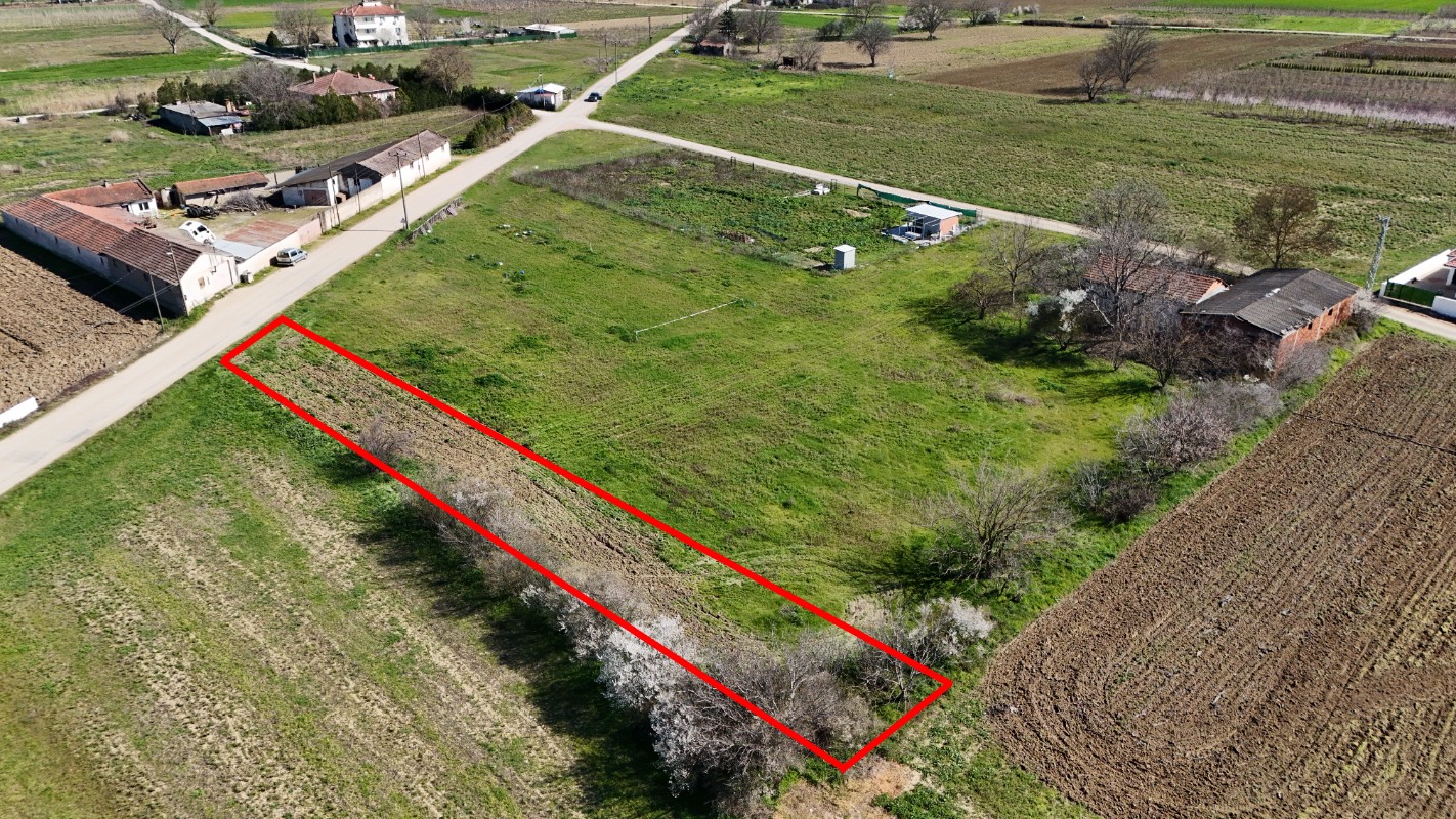 Bursa Yenişehirde 1.071 m² Yola Cepheli Arsa