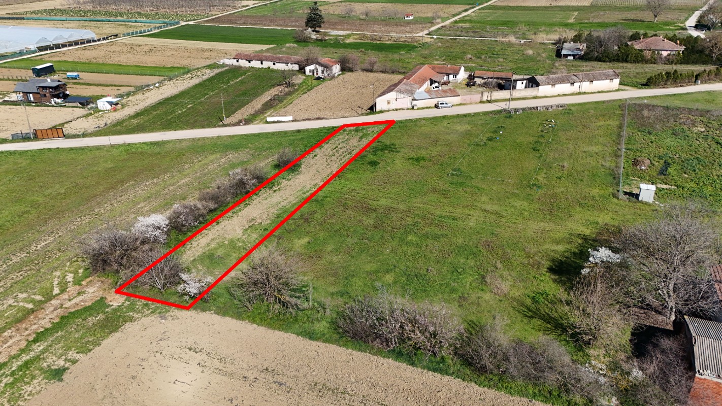 Bursa Yenişehirde 1.071 m² Yola Cepheli Arsa