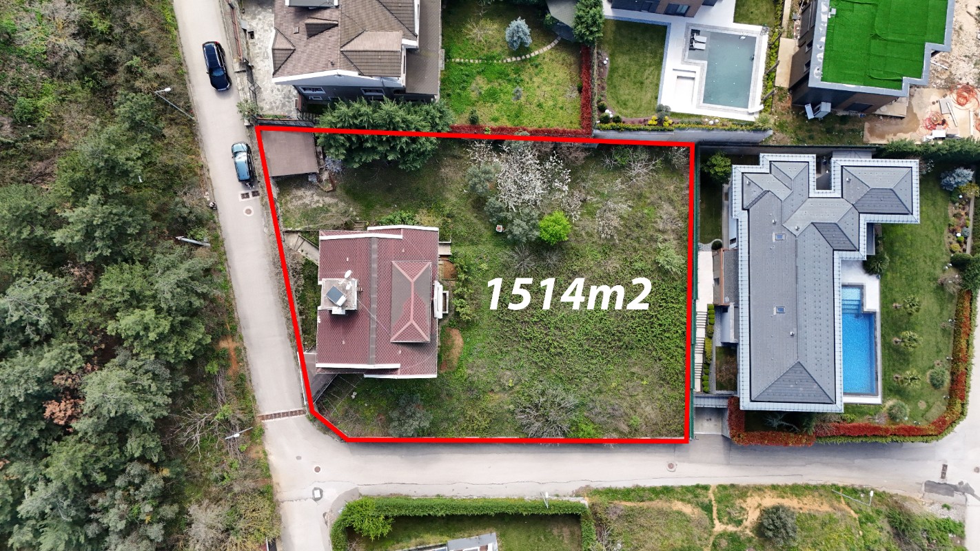 Bursa Doburcada 2 Parsel Üzerinde, 7+1 Villa ve 750 m² Arsa