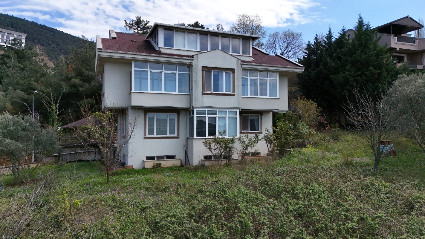 Bursa Doburcada 2 Parsel Üzerinde, 7+1 Villa ve 750 m² Arsa