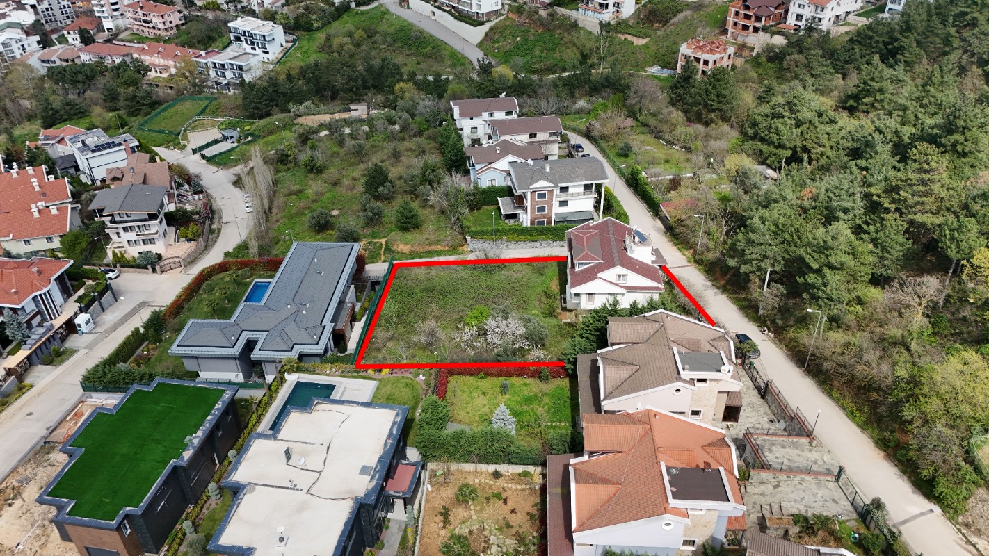 Bursa Doburcada 2 Parsel Üzerinde, 7+1 Villa ve 750 m² Arsa