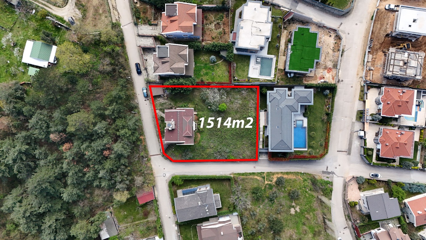 Bursa Doburcada 2 Parsel Üzerinde, 7+1 Villa ve 750 m² Arsa