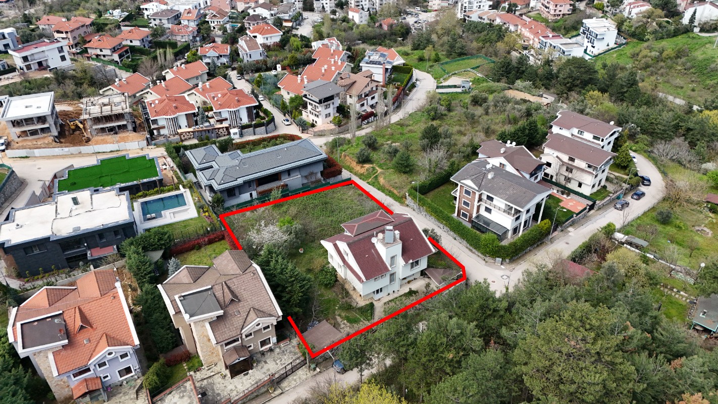 Bursa Doburcada 2 Parsel Üzerinde, 7+1 Villa ve 750 m² Arsa