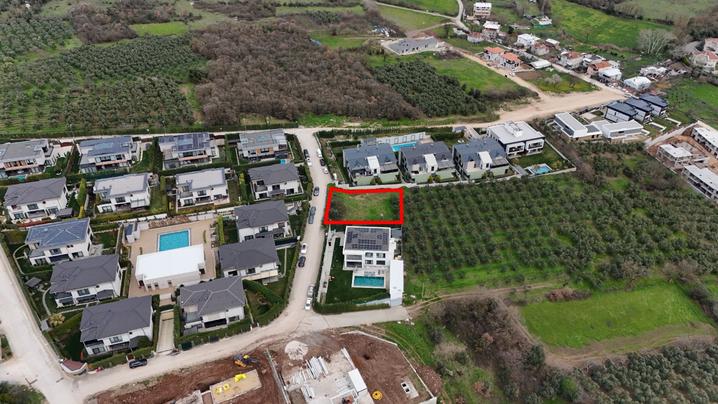 MUDANYA BADEMLİ'DE MANZARALI 750m² SATILIK ARSA