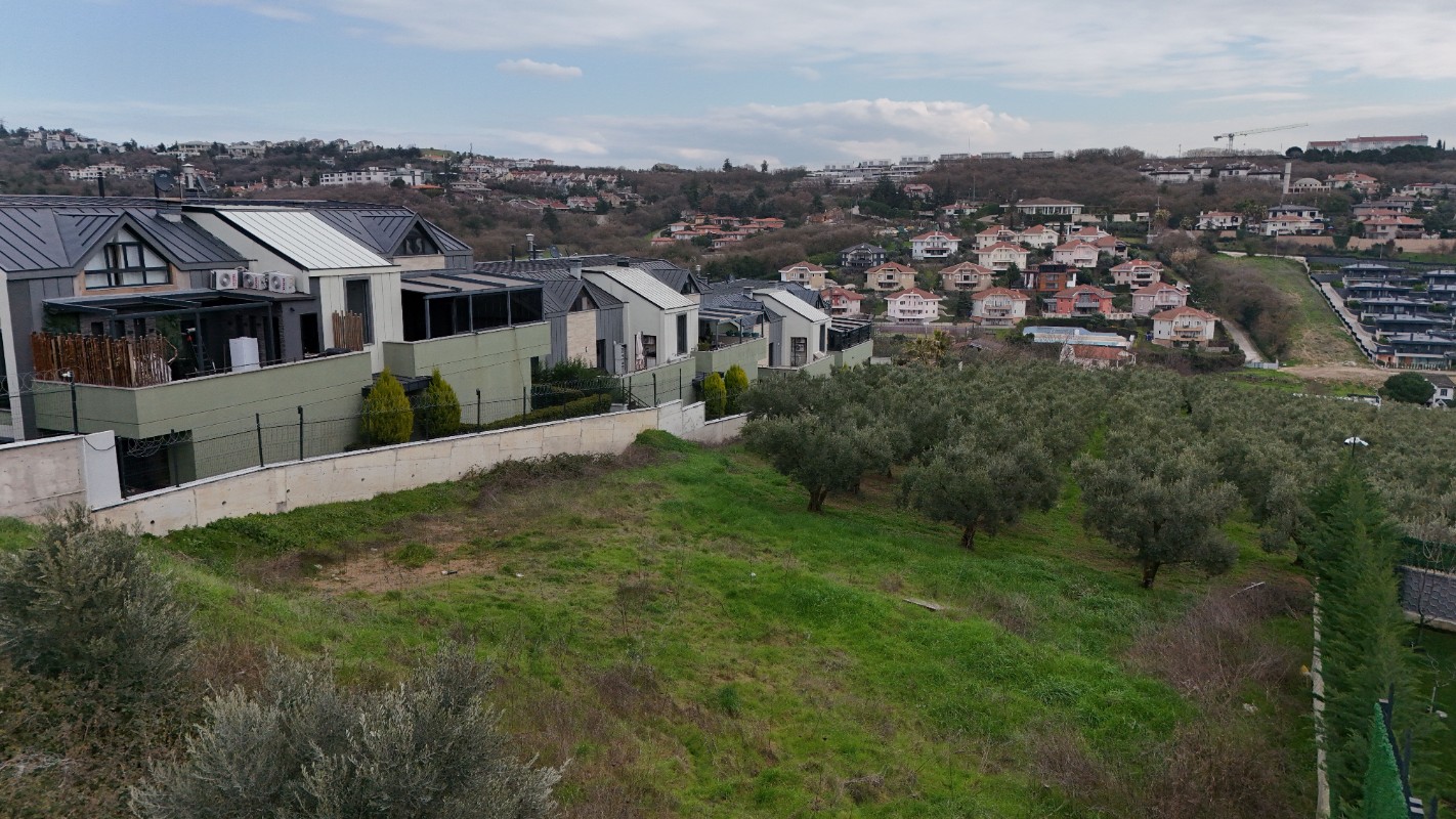 MUDANYA BADEMLİ'DE MANZARALI 750m² SATILIK ARSA