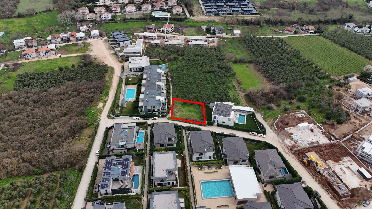 MUDANYA BADEMLİ'DE MANZARALI 750m² SATILIK ARSA
