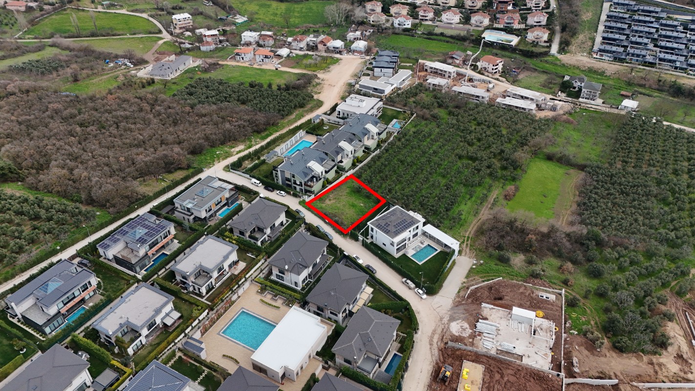 MUDANYA BADEMLİ'DE MANZARALI 750m² SATILIK ARSA