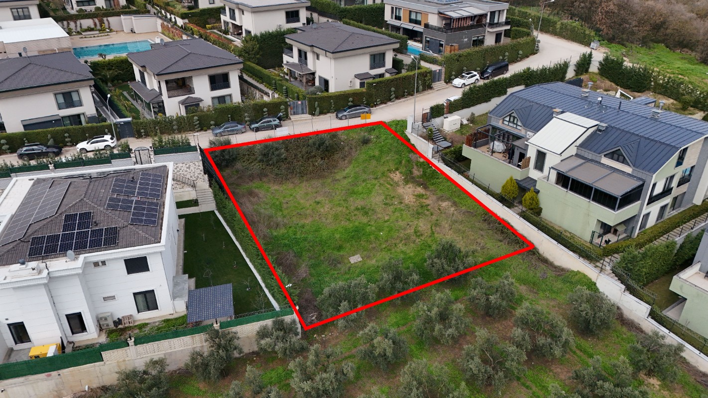 MUDANYA BADEMLİ'DE MANZARALI 750m² SATILIK ARSA