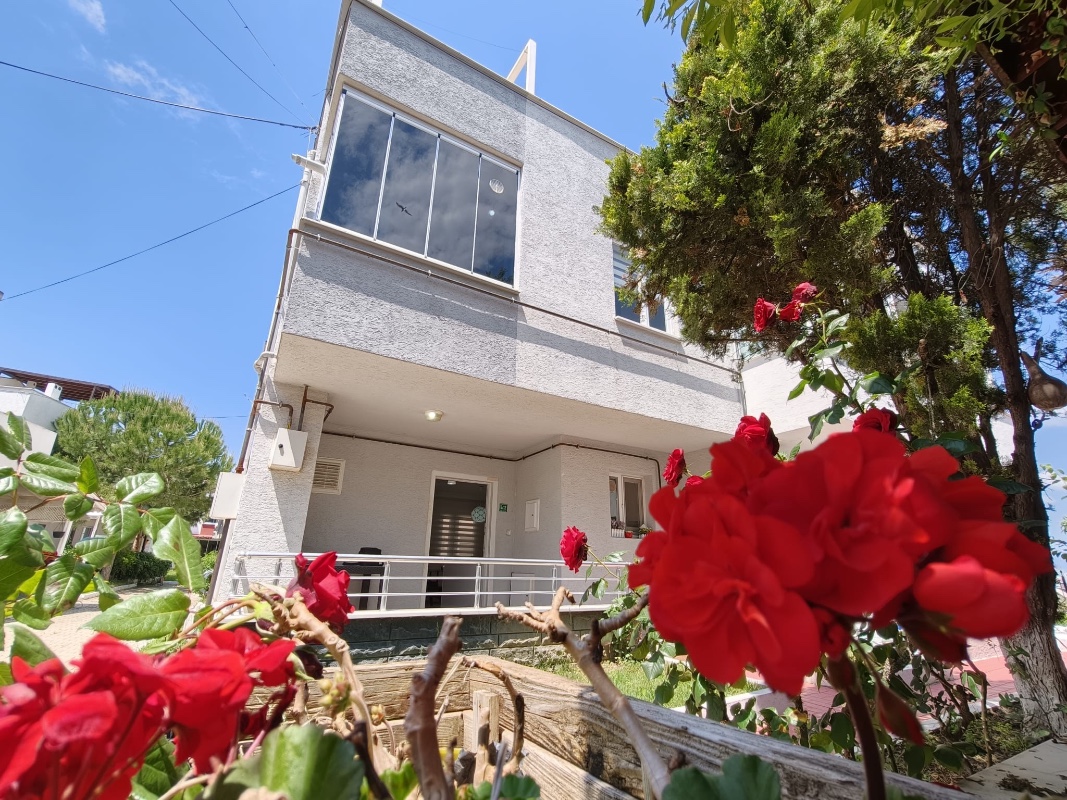 BURSA GEMLİK KURŞUNLU’DA KİRALIK 3+1 EŞYALI VİLLA