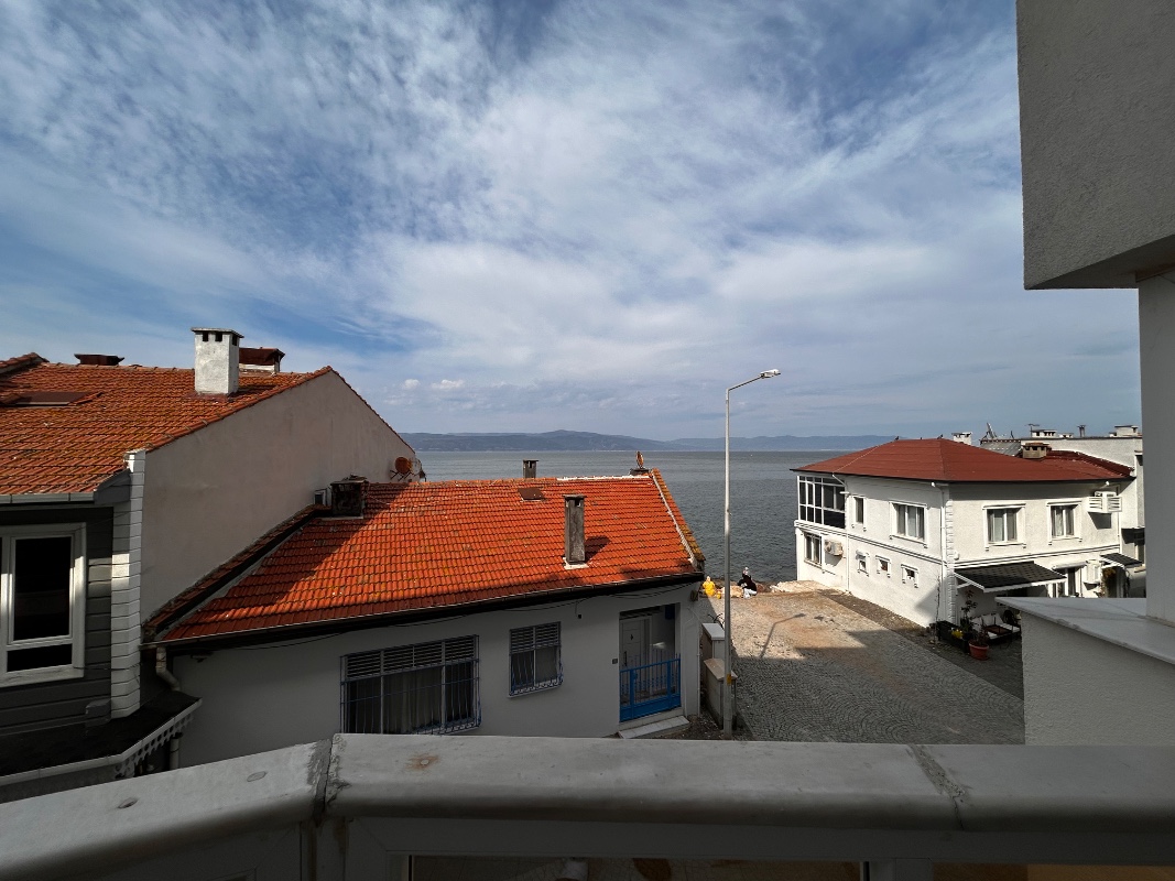 MUDANYA HALİTPAŞA MAHALLESİNDE DENİZ MANZARALI SATILIK 3+1 DAİRE