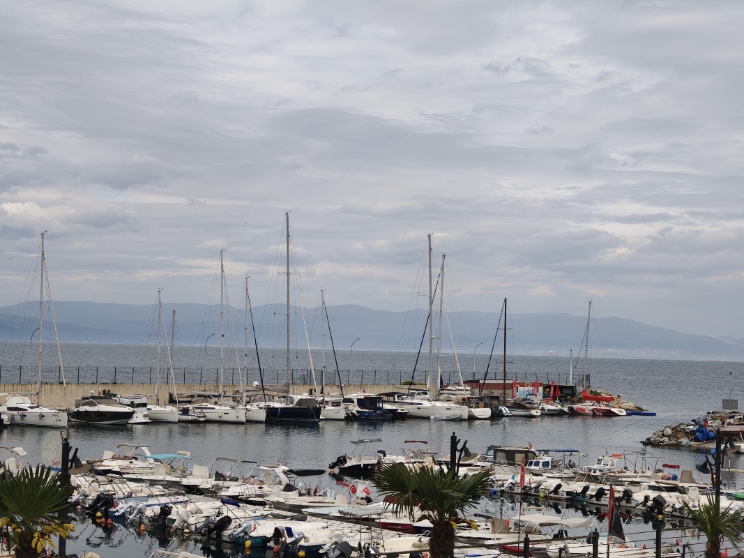 MUDANYA HALİTPAŞADA DENİZ MANZARALI 3+1 EŞYALI KİRALIK DAİRE