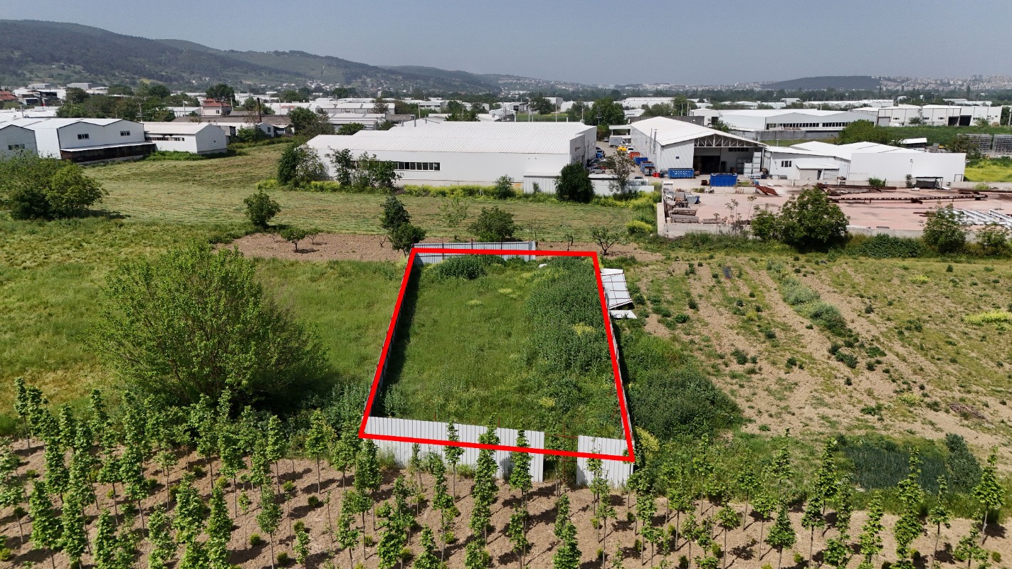 NİLÜFER YAYLACIKTA FABRİKA-DEPO BÖLGESİNDE 719M² TARLA
