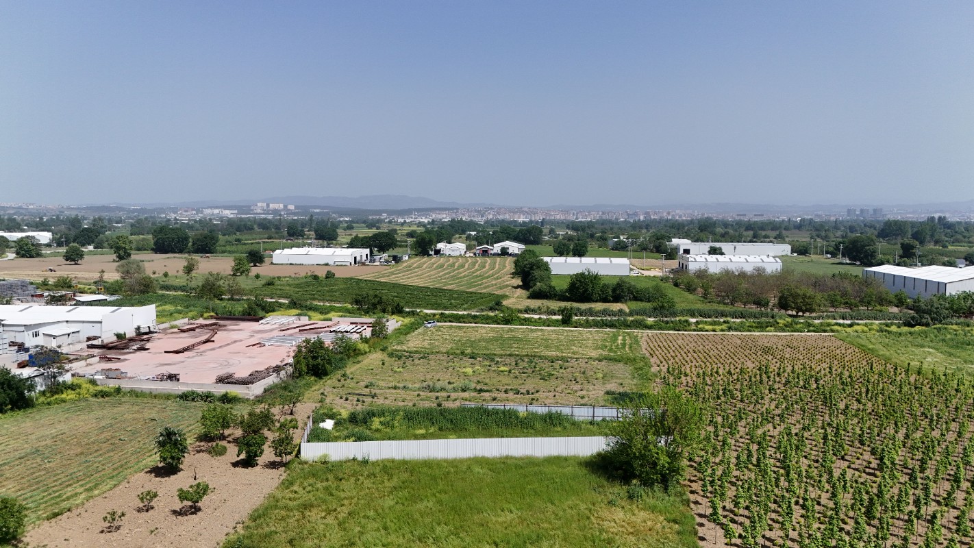 NİLÜFER YAYLACIKTA FABRİKA-DEPO BÖLGESİNDE 719M² TARLA