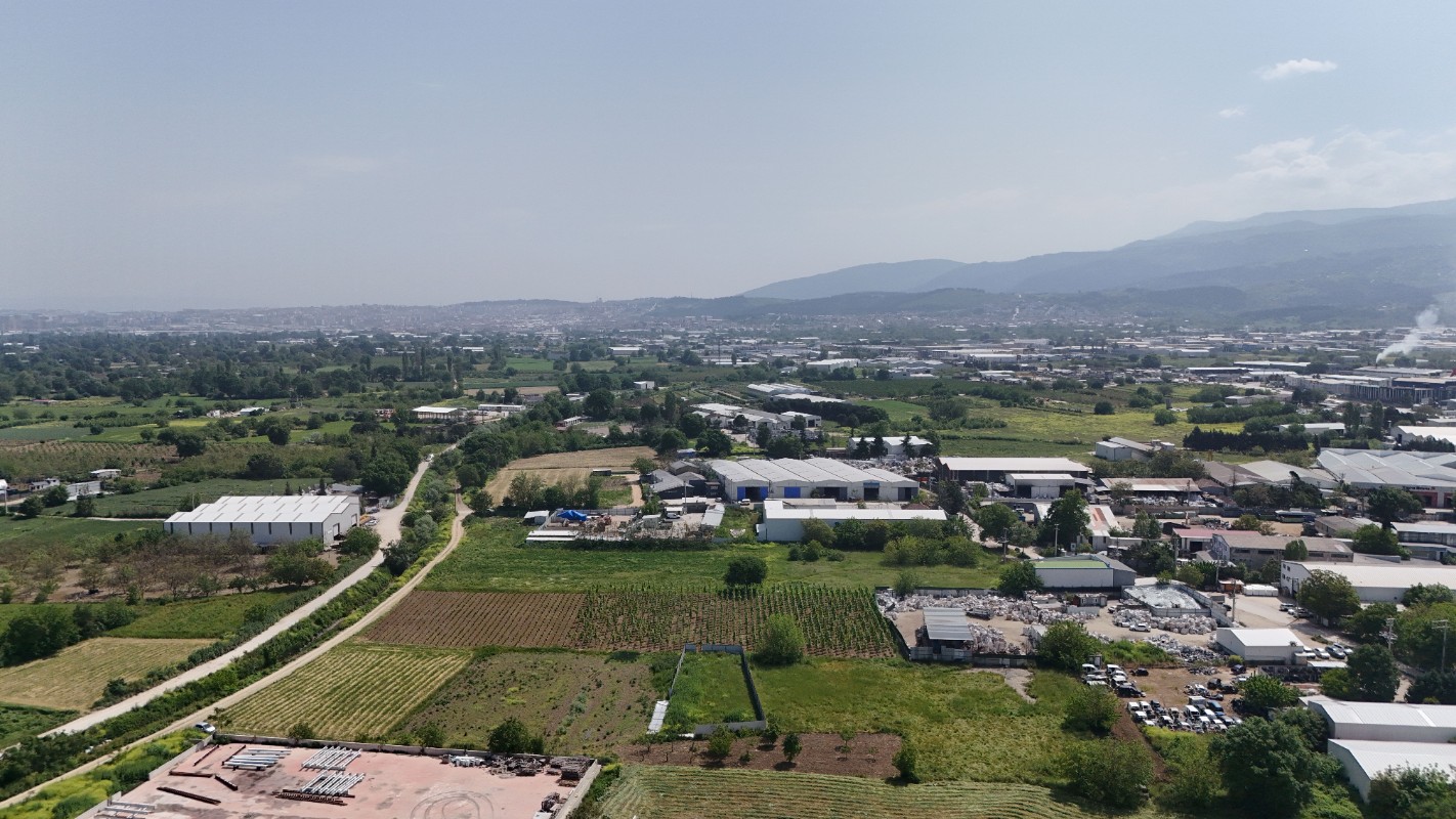 NİLÜFER YAYLACIKTA FABRİKA-DEPO BÖLGESİNDE 719M² TARLA