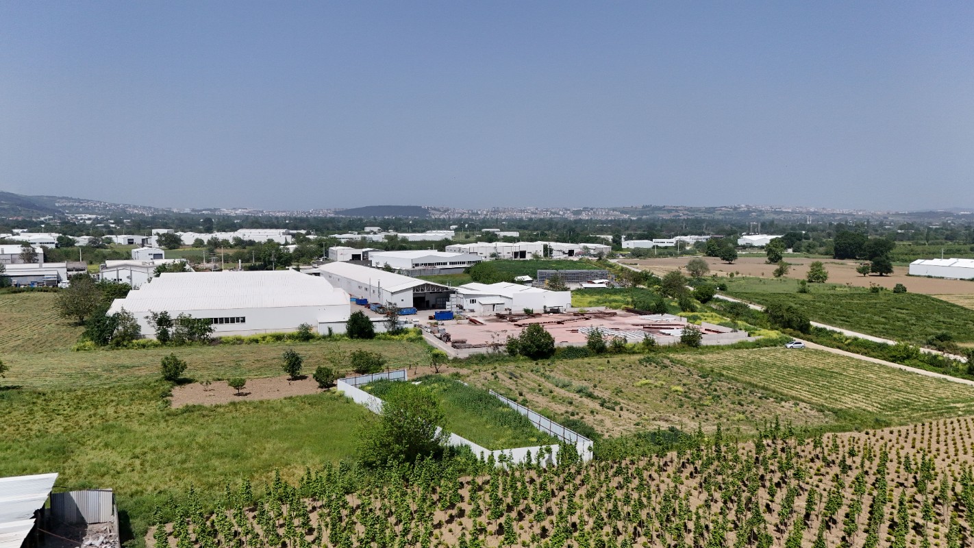 NİLÜFER YAYLACIKTA FABRİKA-DEPO BÖLGESİNDE 719M² TARLA
