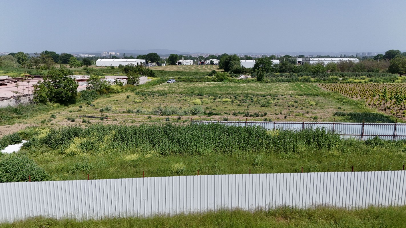 NİLÜFER YAYLACIKTA FABRİKA-DEPO BÖLGESİNDE 719M² TARLA