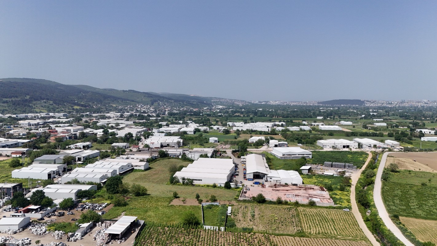 NİLÜFER YAYLACIKTA FABRİKA-DEPO BÖLGESİNDE 719M² TARLA