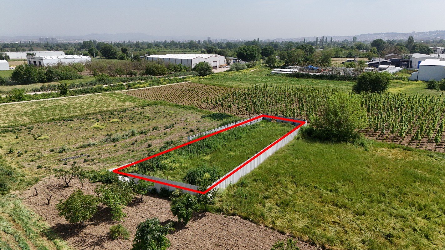 NİLÜFER YAYLACIKTA FABRİKA-DEPO BÖLGESİNDE 719M² TARLA