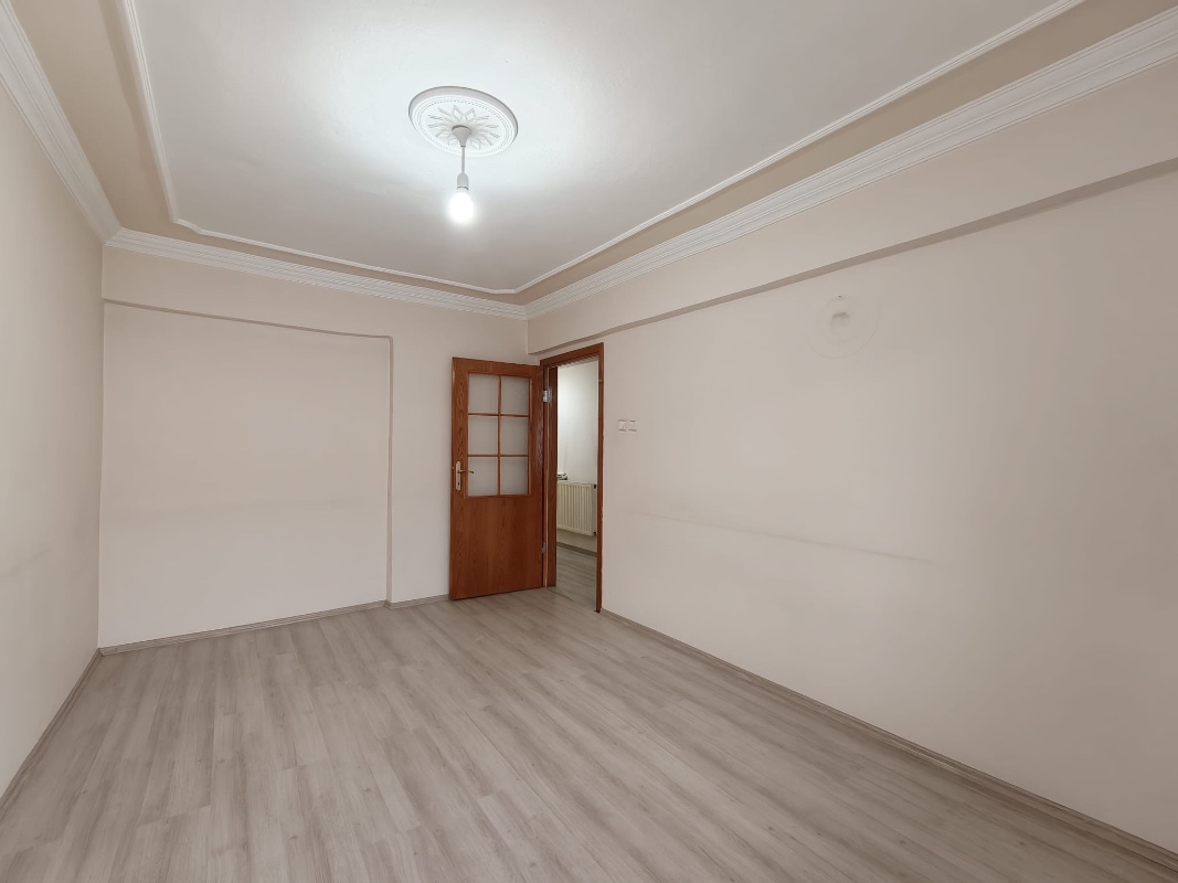 ANKARA CADDESİ DAVUTDEDE METRO İSTASYONU YANI KİRALIK 3+1 DAİRE