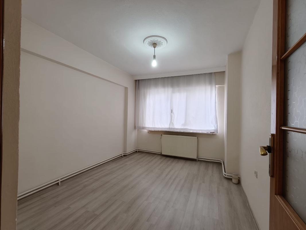 ANKARA CADDESİ DAVUTDEDE METRO İSTASYONU YANI KİRALIK 3+1 DAİRE