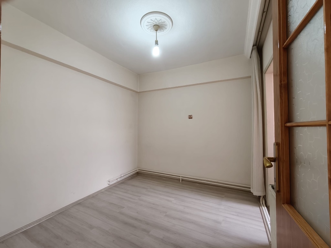 ANKARA CADDESİ DAVUTDEDE METRO İSTASYONU YANI KİRALIK 3+1 DAİRE