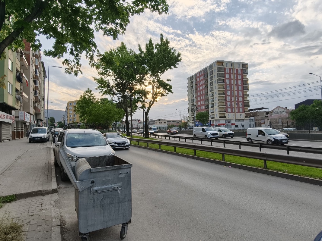 ANKARA CADDESİ DAVUTDEDE METRO İSTASYONU YANI KİRALIK 3+1 DAİRE