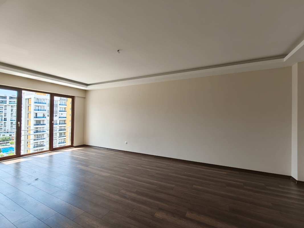 BURSA 23 NİSAN MAHALLESİNDE SATILIK LÜKS 4+1 DUBLEKS DAİRE