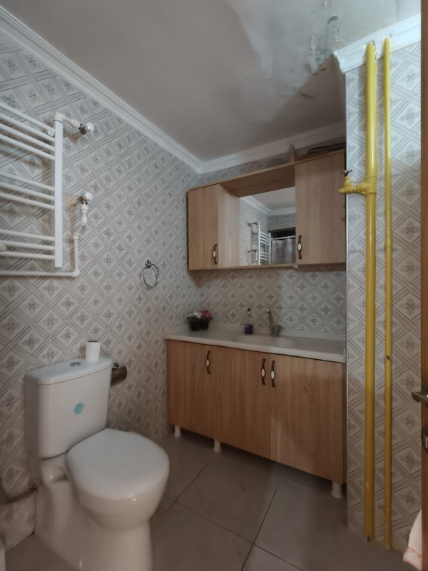 MAKSEM 'DE İÇİ FULL YENİLENMİŞ SATILIK 2+1 DAİRE