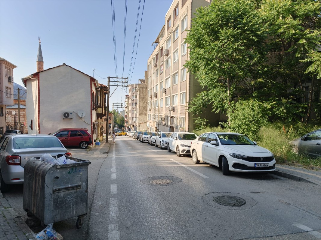 MAKSEM 'DE İÇİ FULL YENİLENMİŞ SATILIK 2+1 DAİRE