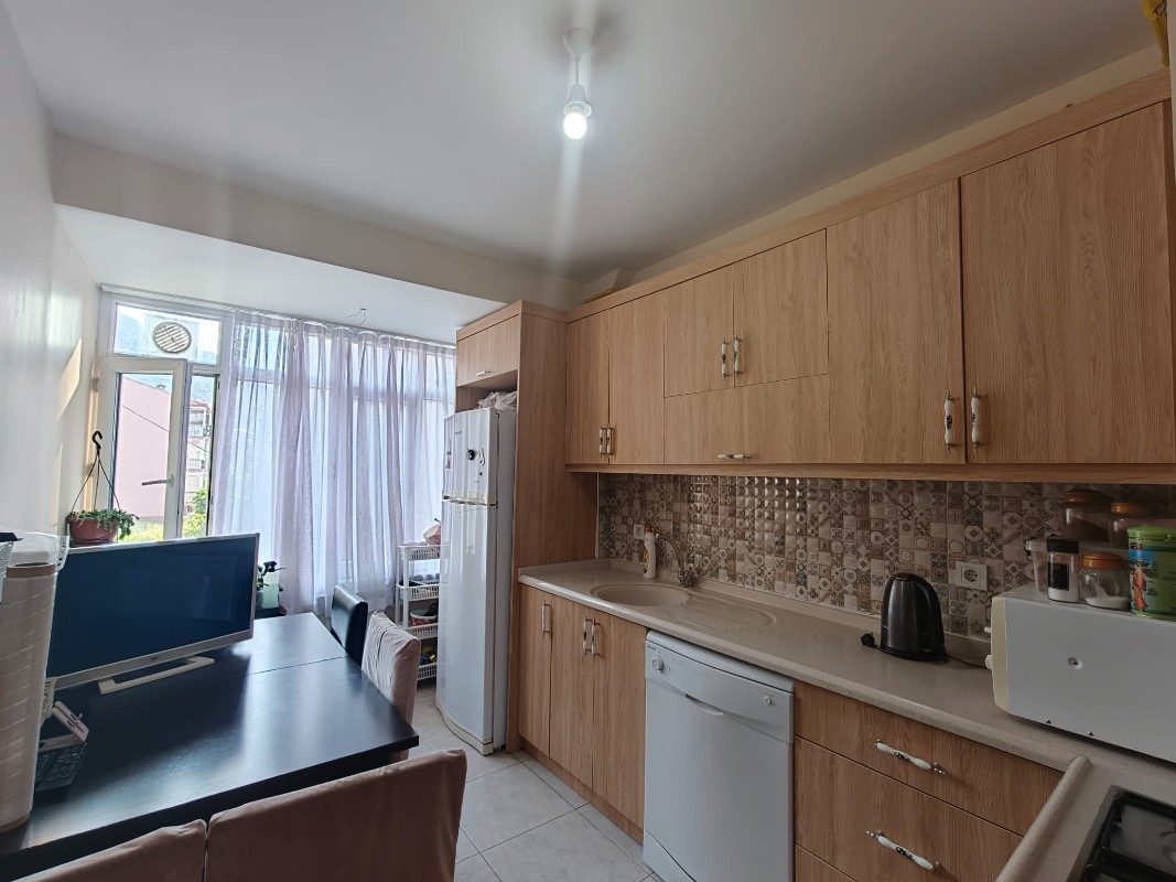 MAKSEM 'DE İÇİ FULL YENİLENMİŞ SATILIK 2+1 DAİRE