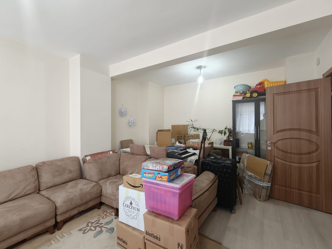 MAKSEM 'DE İÇİ FULL YENİLENMİŞ SATILIK 2+1 DAİRE