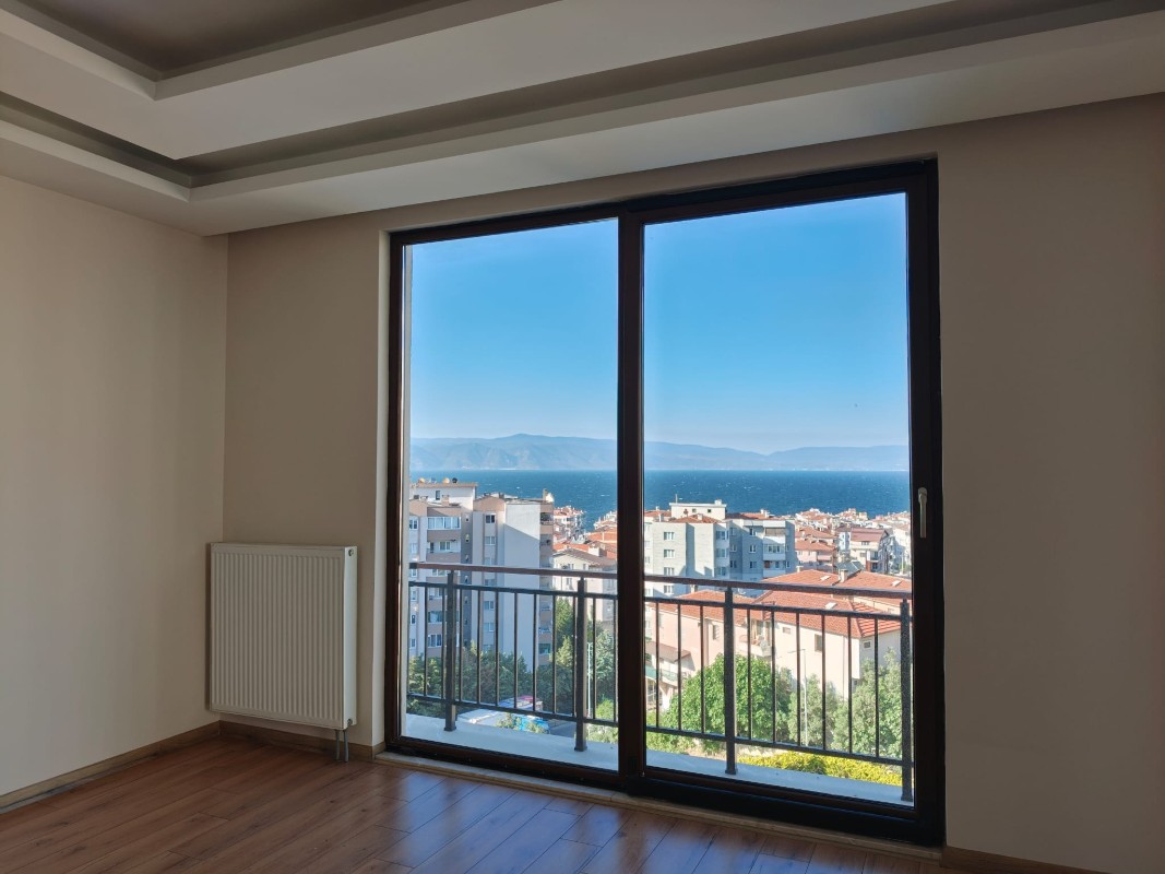 MUDANYA DA FULL DENİZ MANZARALI 5+2 KİRALIK LÜKS DUBLEKS DAİRE