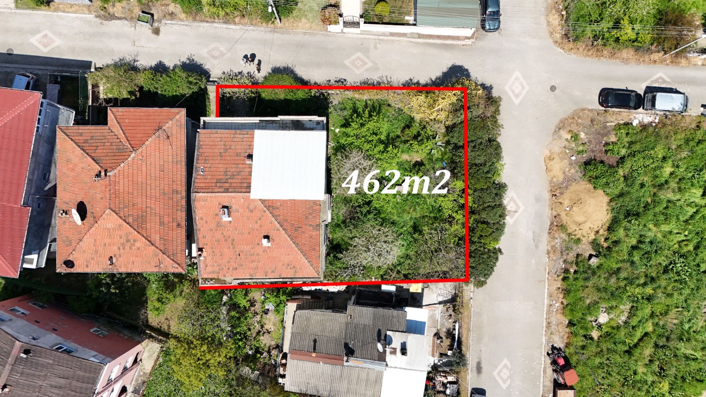 YALOVA MERKEZ BAYRAKTEPE MAHALLESİNDE SATILIK BİNA + ARSA
