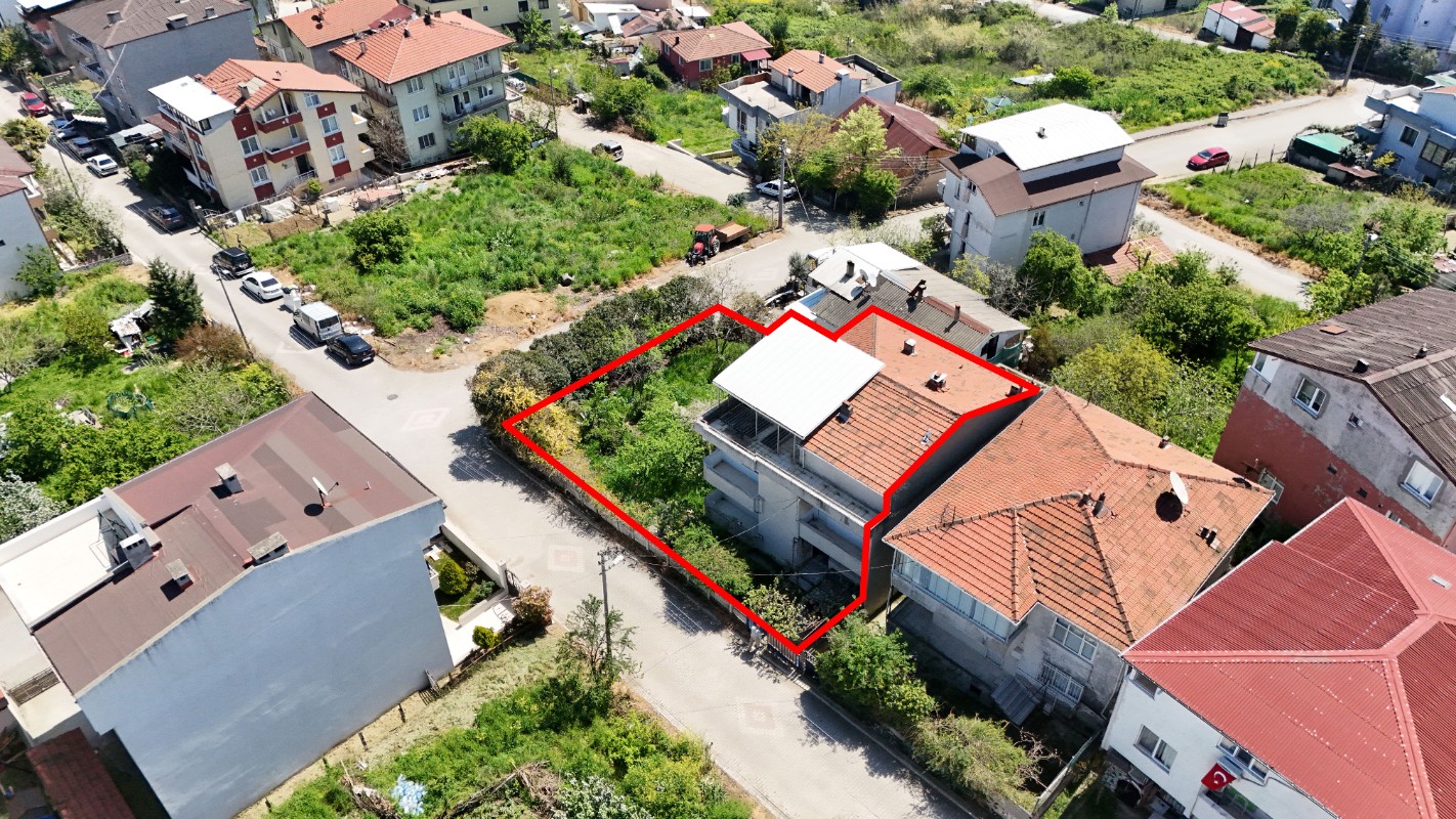 YALOVA MERKEZ BAYRAKTEPE MAHALLESİNDE SATILIK BİNA + ARSA